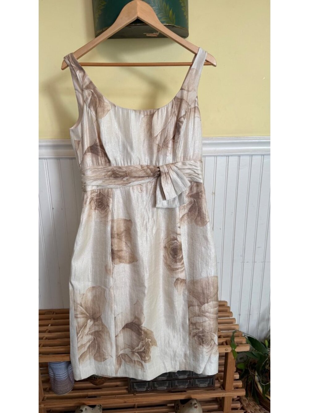 silk Jones New York Floral Sleeveless Knee-Length Dress With Bow Accent Size 10